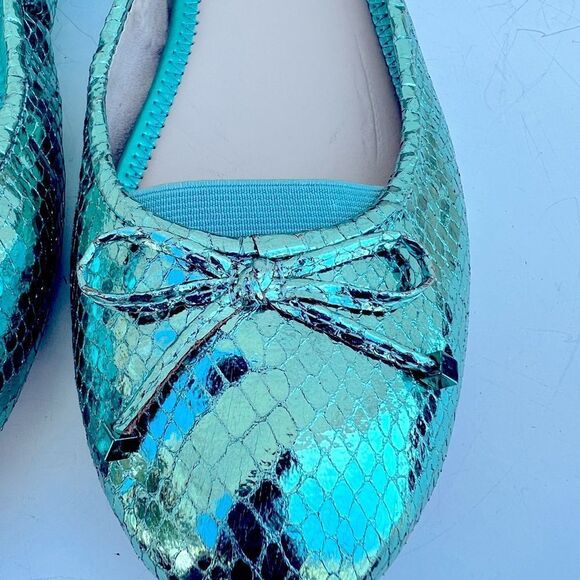 *** Marc Fisher Metallic Ballet Flats w/ Bow Accent - Calandre ( JJ) - Picture 2 of 8